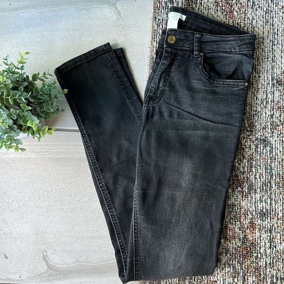 H&M washed black denim skinny jeans (size US 8) ✨ - Picture 5 of 6
